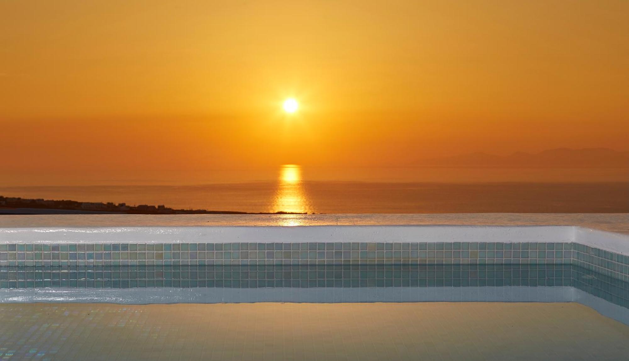 Aperanto Suites Иа Екстериор снимка
