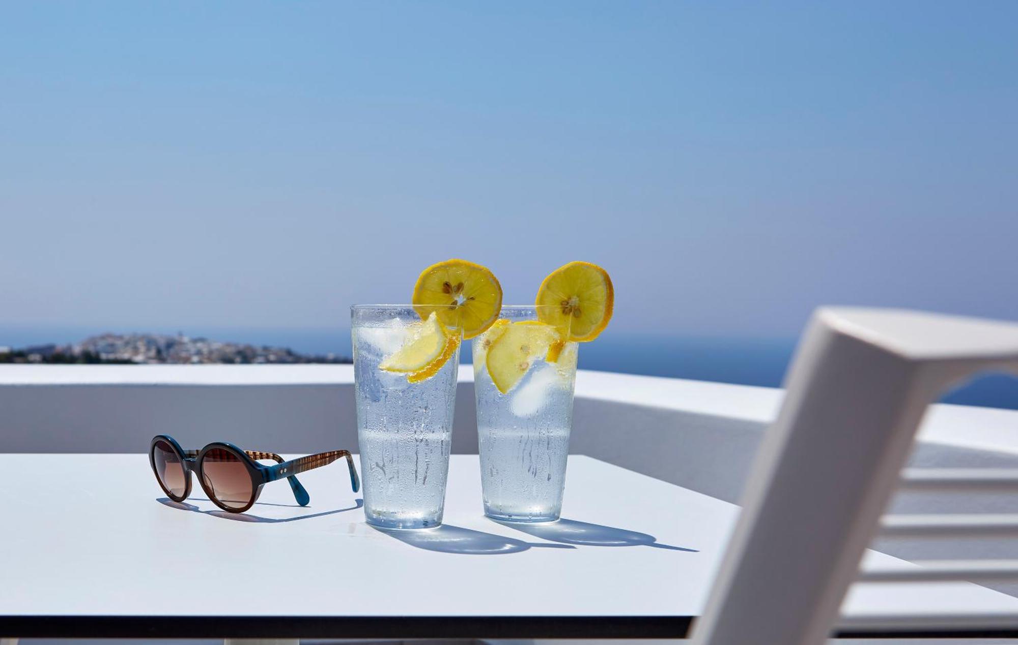 Aperanto Suites Иа Екстериор снимка